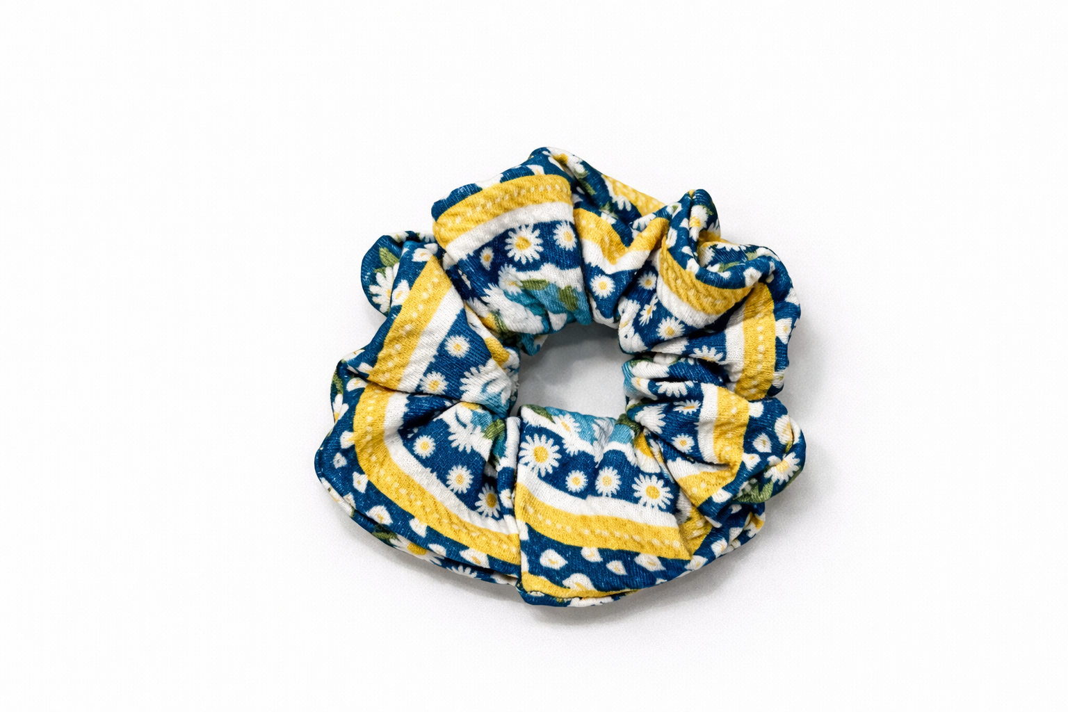 Daisy Daydream 🌼 - Scrunchy